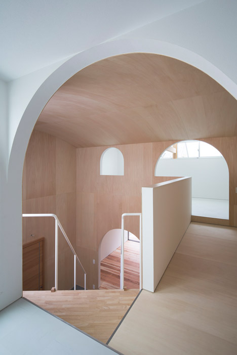 Courtyard in Kudamatsu by Container Design