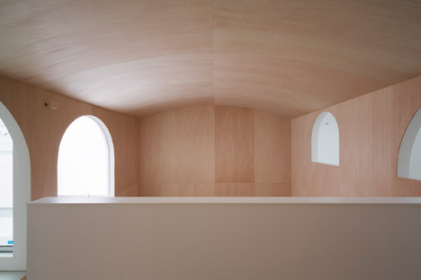 Courtyard in Kudamatsu by Container Design