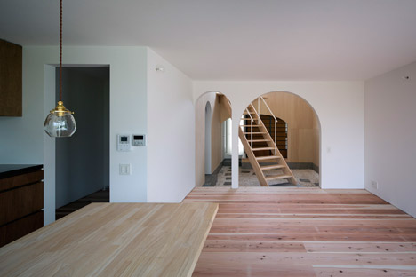 Courtyard in Kudamatsu by Container Design