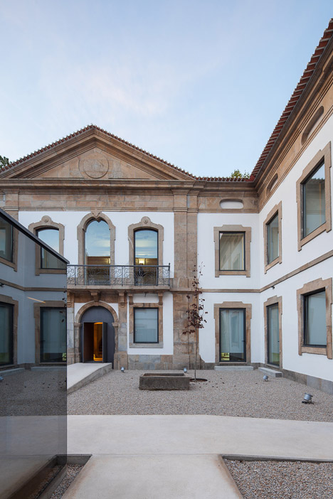 Cultural House of Pinhel by depA