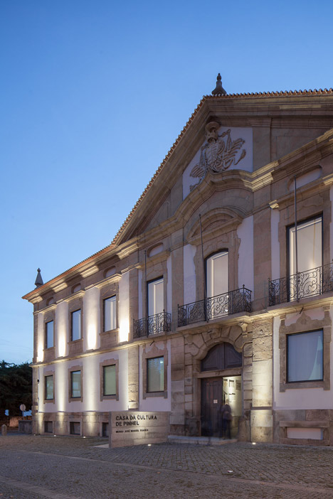 Cultural House of Pinhel by depA