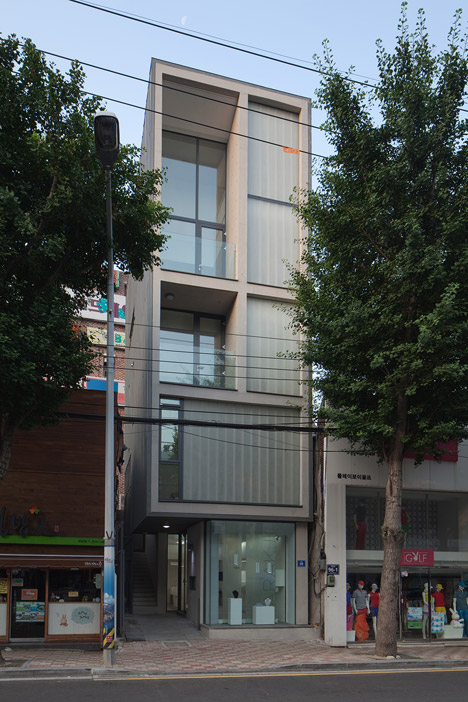 Daecheong-dong Small House by JMY Architects