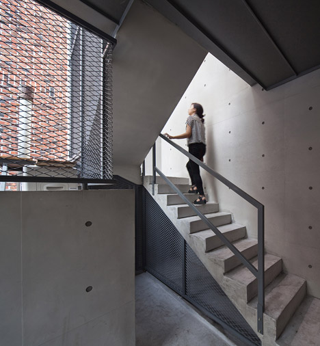 Daecheong-dong Small House by JMY Architects