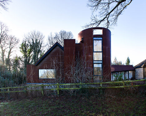 Gasworks cottage by Chris Dyson