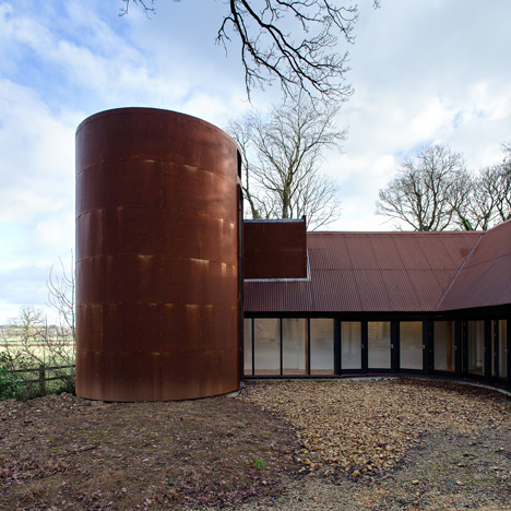Gasworks cottage by Chris Dyson