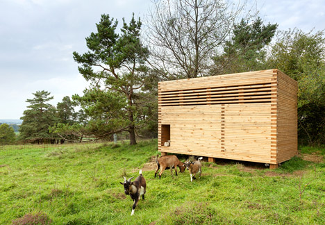 Goat barn in Bavaria by Kühnlein Architektur