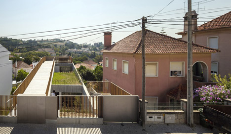House in Caxias by António Costa Lima Arquitectos