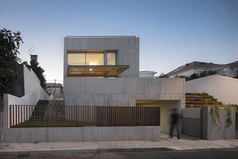 House in Caxias by António Costa Lima Arquitectos