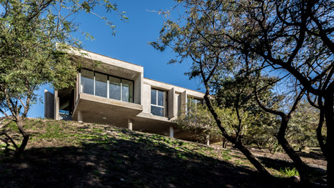 House in La Rufina by Santiago Carlos Viale and Daniella Beviglia