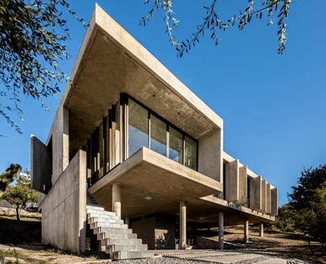 House in La Rufina by Santiago Carlos Viale and Daniella Beviglia