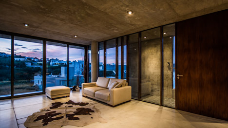 House in La Rufina by Santiago Carlos Viale and Daniella Beviglia