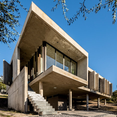 House in La Rufina by Santiago Carlos Viale and Daniella Beviglia