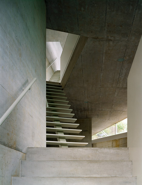 House with one wall in Zurich by Christian Kerez