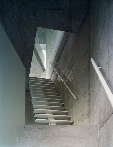 House with one wall in Zurich by Christian Kerez
