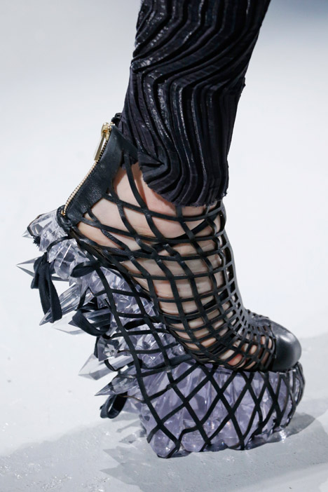 Iris-van-Herpen-AW15_dezeen_468_17