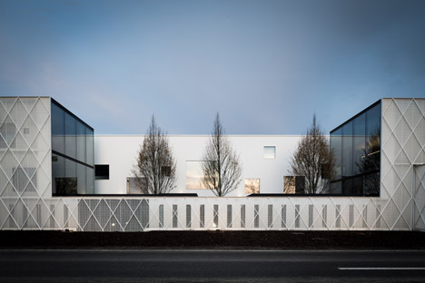 Lootens Line Office by CAAN Architecten