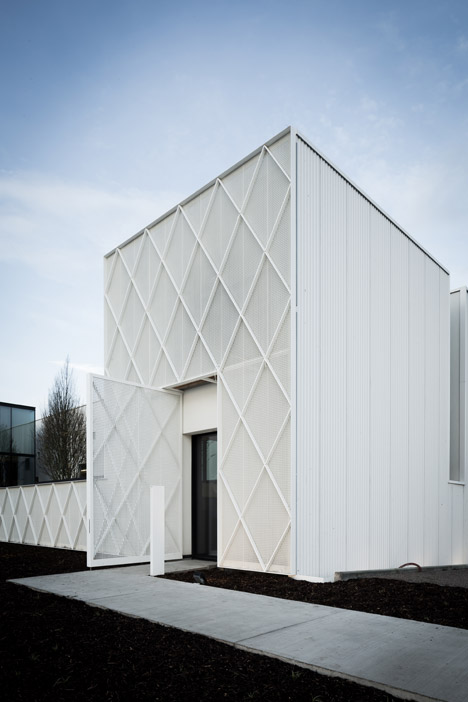 Lootens Line Office by CAAN Architecten