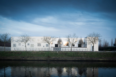 Lootens Line Office by CAAN Architecten