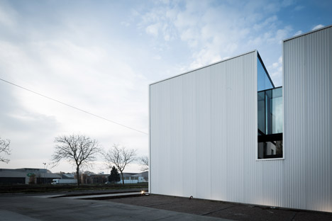 Lootens Line Office by CAAN Architecten