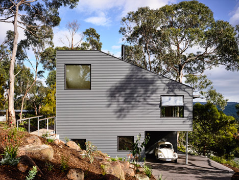 Lorne Hill House by Will Harkness Architecture