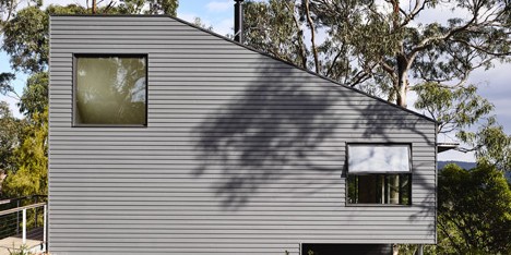 Lorne Hill House is a retirement residence built among trees on Australia’s coastline