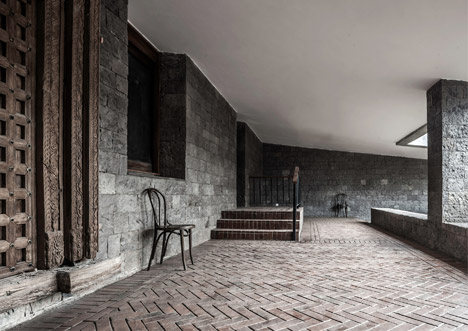Lost Villa by Jonathan Woolf Architects