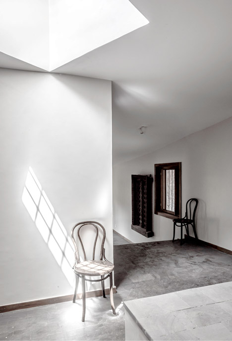 Lost Villa by Jonathan Woolf Architects