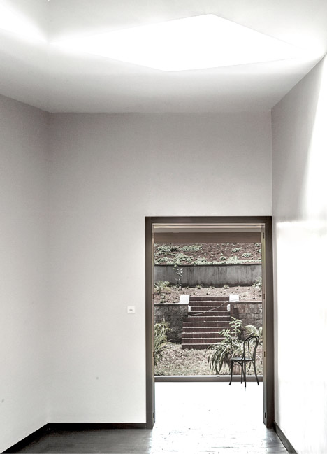 Lost Villa by Jonathan Woolf Architects