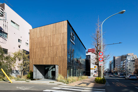 Mazda Showroom by Supose Design Office