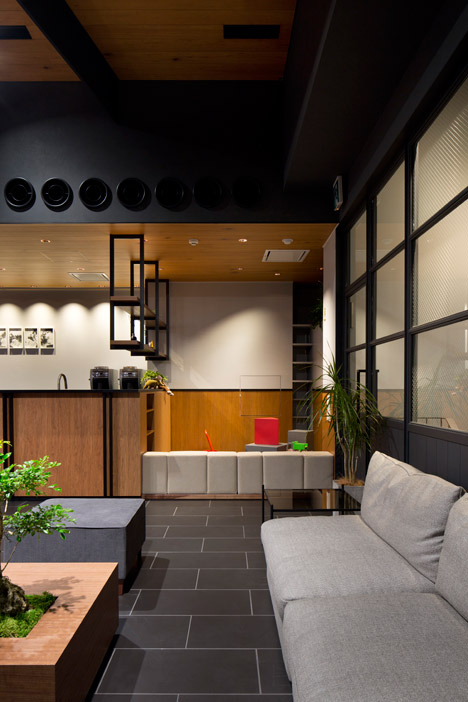 Mazda Showroom by Supose Design Office