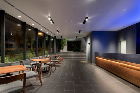 Mazda Showroom by Supose Design Office