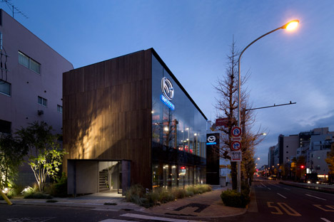 Mazda Showroom by Supose Design Office