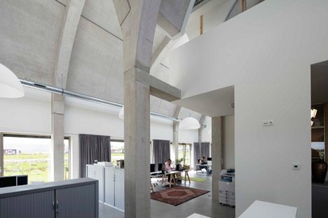 Office Building by B+O Architectuur