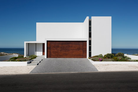 Pearl Bay Residence by Gavin Maddock Design Studio