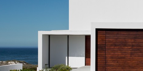 Pearl Bay Residence provides ocean views from South African coast