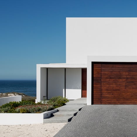 Pearl Bay Residence provides ocean views from South African coast