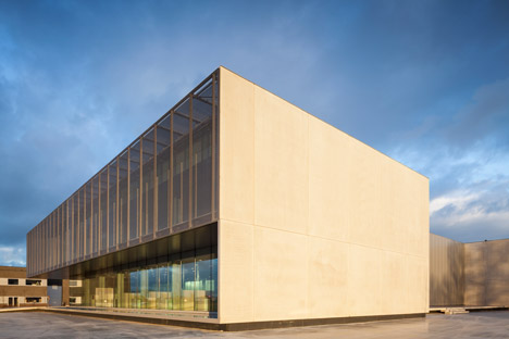 Rob Systems office by Govaert & Vanhoutte