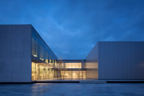 Rob Systems office by Govaert & Vanhoutte