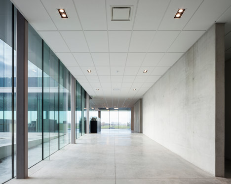 Rob Systems office by Govaert & Vanhoutte