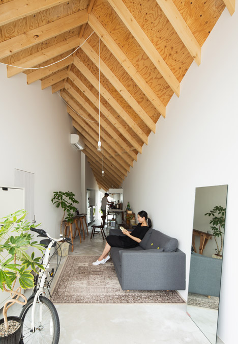 Skyhole-by-Aphaville_dezeen_468_31