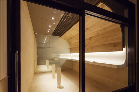 Smoking Room Grand Tree Musashikosugi by Hiroyuki Ogawa Architects