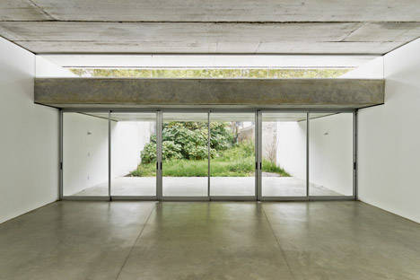 T&G House by Nicolás Campodonico