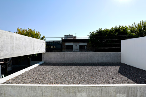 T&G House by Nicolás Campodonico