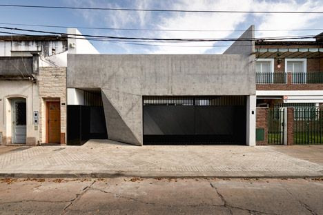 T&G House by Nicolás Campodonico