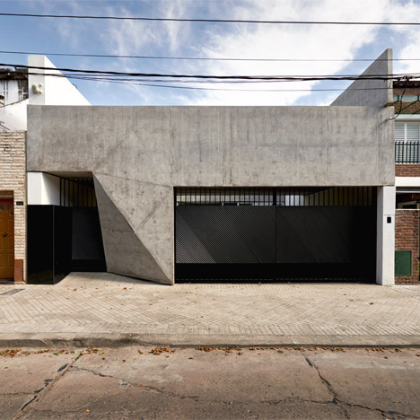 T&G House by Nicolás Campodonico