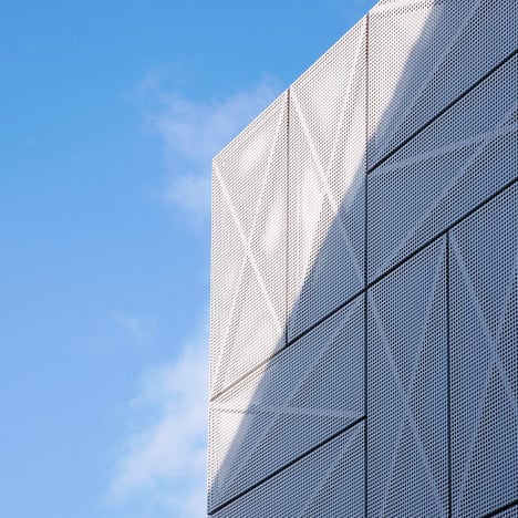 Villa Criss-Cross Envelope by OFIS Arhitekti