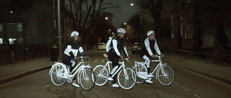 Volvo-Life-Paint_dezeen_468_2
