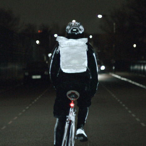 Volvo-Life-Paint_dezeen_sq01