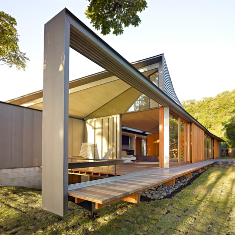Peter Stutchbury wins AIA Gold Medal 2015