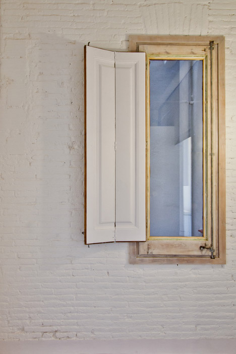 2 dwellings at Tamarit st by Carles Enrich Gimenez